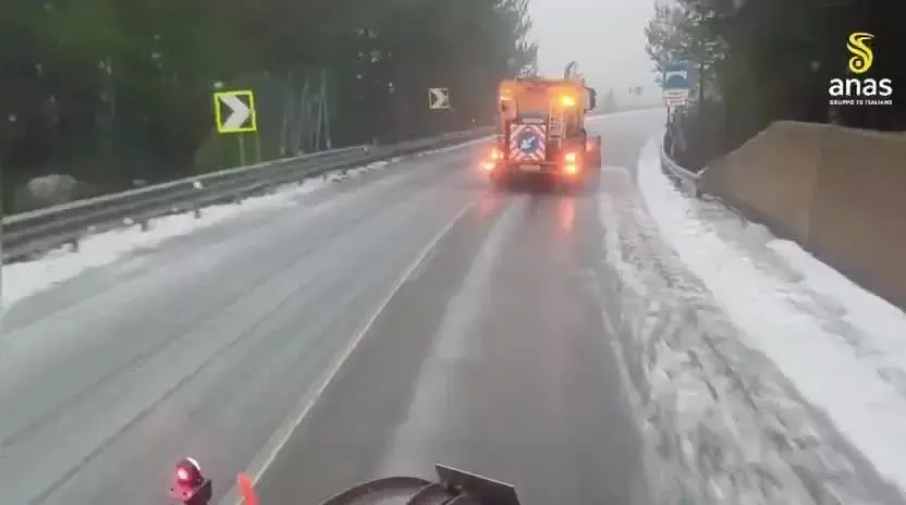 Neve, ghiaccio e smottamenti: l’Anas al lavoro per garantire la sicurezza sulle strade calabresi\u00A0\n