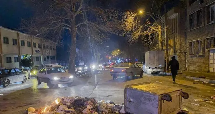 Dilagano le proteste in Iran, i manifestanti rischiano la pena di morte: «Sono nemici di Dio»\n