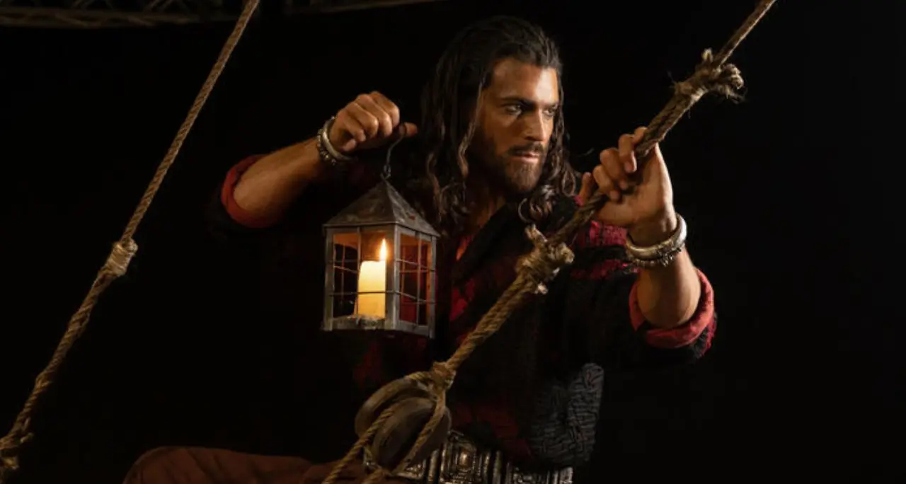 Can Yaman rilasciato dopo l’arresto a Istanbul,\u00A0il protagonista\u00A0di Sandokan sentito dagli inquirenti\n