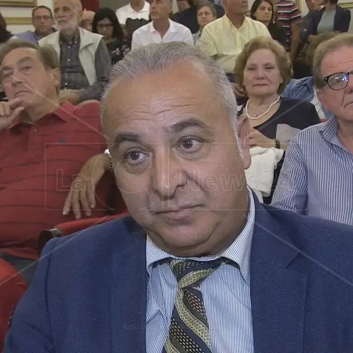 Niente mini vitalizio né buonuscita, l'ex consigliere regionale dem Mammoliti rinuncia ai «privilegi»