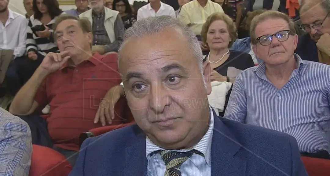 Niente mini vitalizio né buonuscita, l'ex consigliere regionale dem Mammoliti rinuncia ai «privilegi»