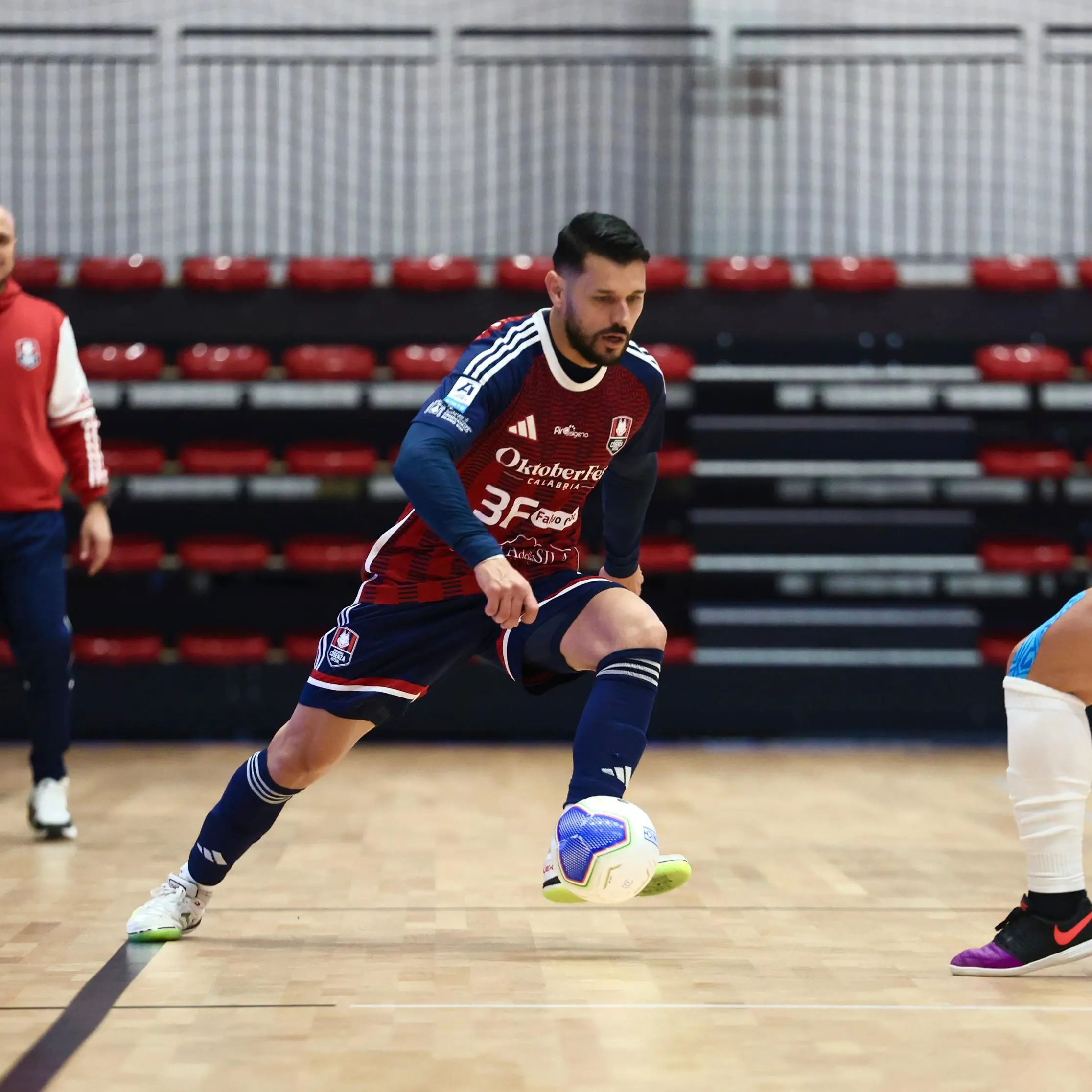 Futsal, la Pirossigeno Cosenza non sfonda: 0-0 con la CDM Futsal