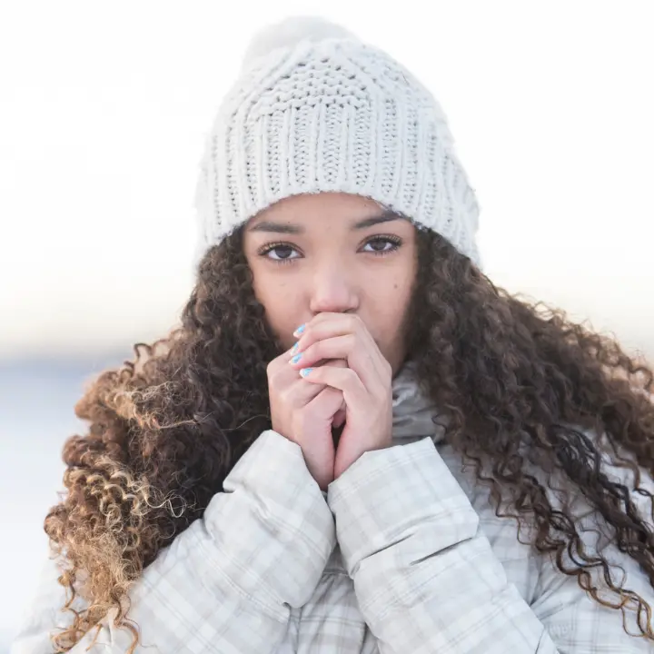 Il maltempo dà un po’ di tregua ma arriva un freddo da lupi: lunedì gelo artico con minime sotto lo zero\n