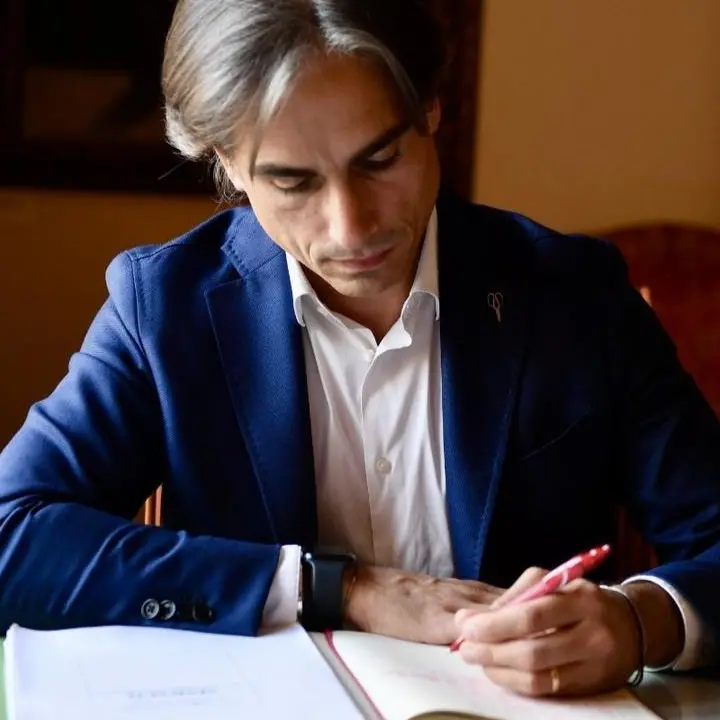 Falcomatà saluta Reggio, dodici anni da sindaco si chiudono con una lettera alla città: «Ciao Reggio, sii felice»\n