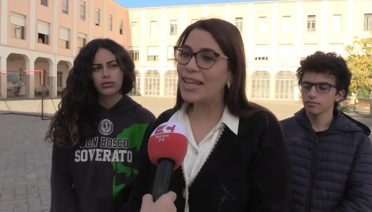 “Non chiamatelo amore”, il corto degli studenti del liceo di Soverato per dire no alla violenza di genere\n