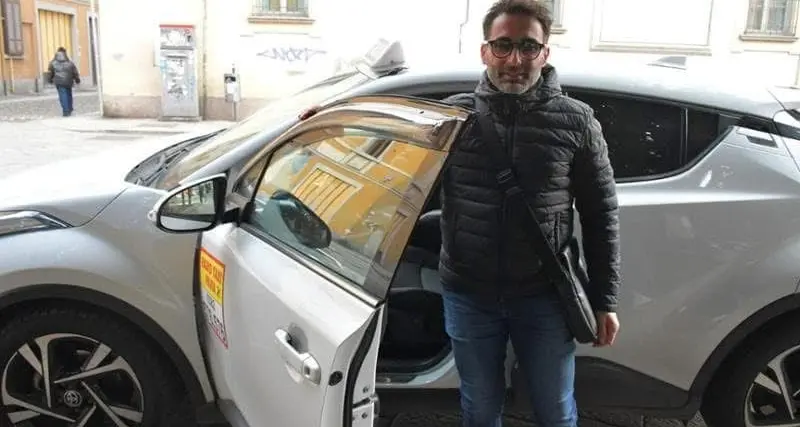 Inseguite di notte da un gruppo di giovani, a Pavia ragazze salvate da un tassista sidernese\n