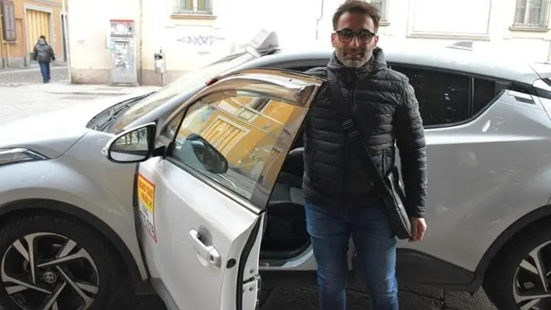 Inseguite di notte da un gruppo di giovani, a Pavia ragazze salvate da un tassista sidernese\n