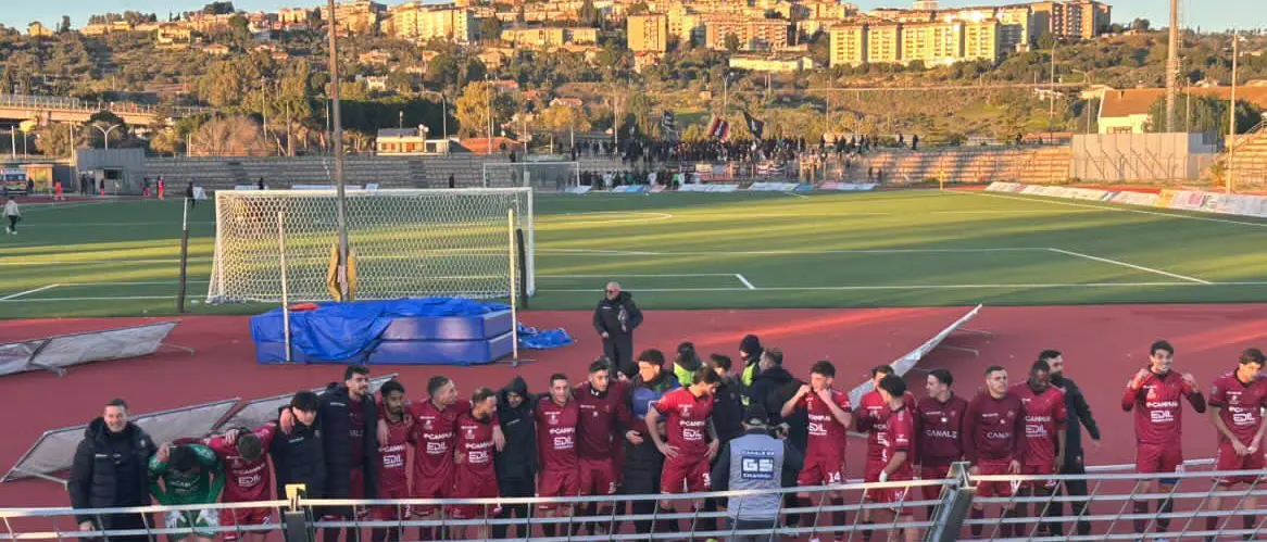 Gli amaranto calano il settebello, Torrisi: «Ci siamo imposti con personalità, gioco e le nostre idee»\n