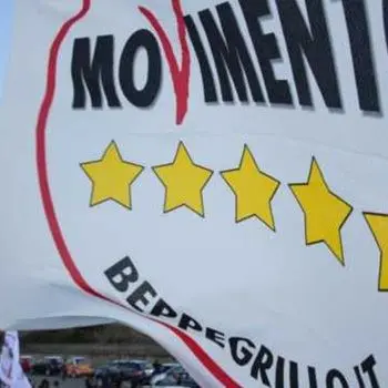 Piazza San Giorgio al Corso, attriti durante la raccolta solidale «Giocattoli in movimento»: la segnalazione del M5S\n