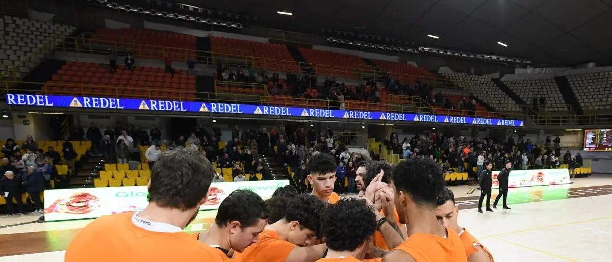 Quinta vittoria consecutiva per la Redel Reggio batte Basket Academy Catanzaro\u00A078-69\n
