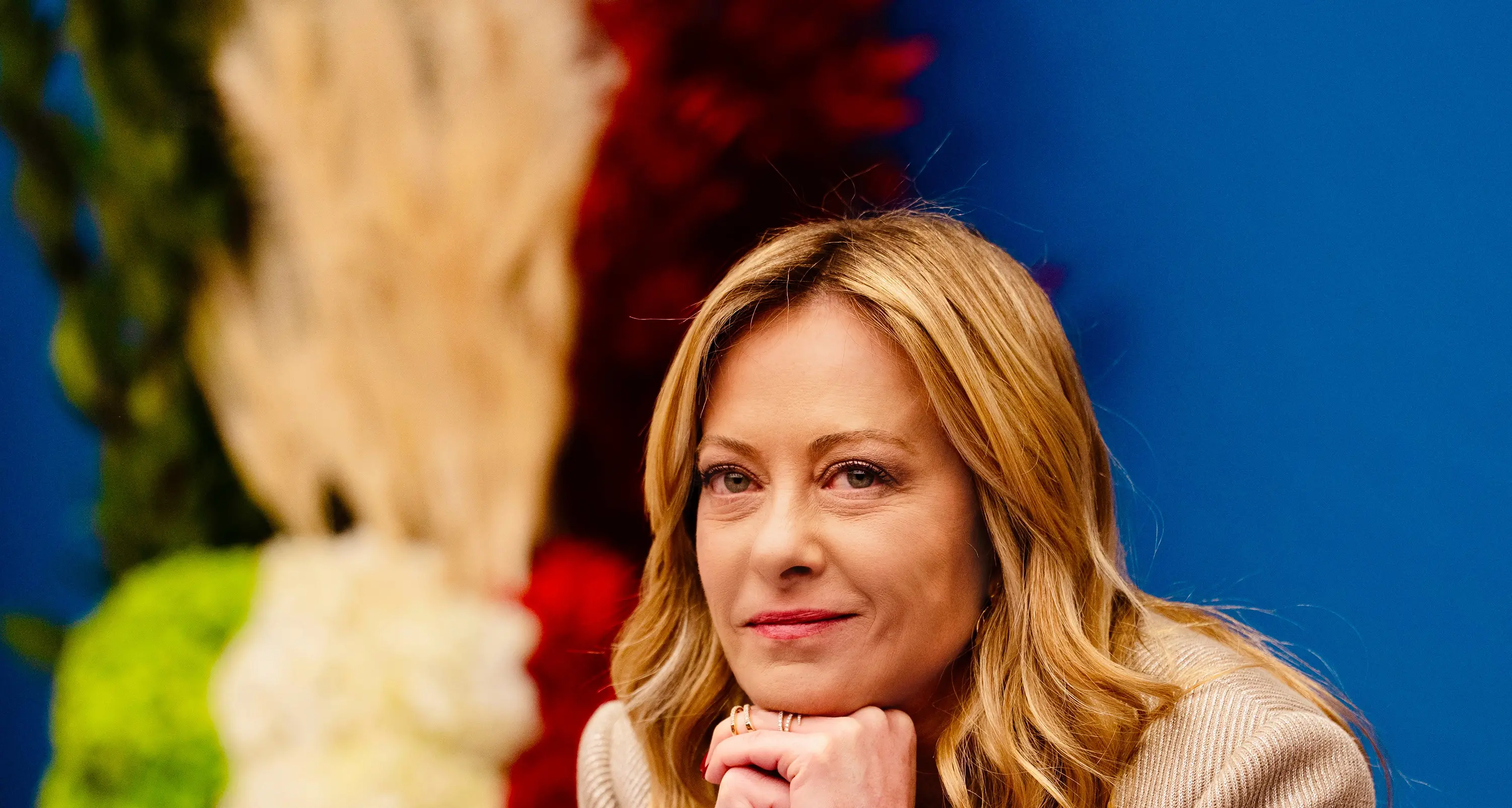 L’estetica della stizza: Giorgia Meloni e la performance del disprezzo istituzionale\n