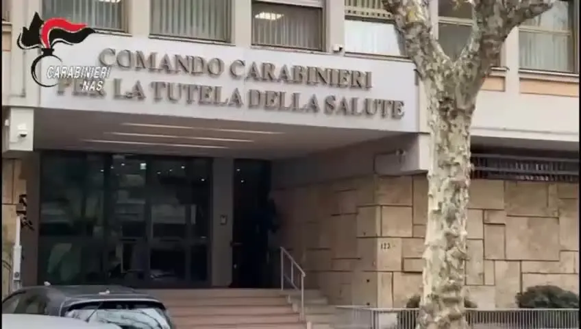 Truffa sui gas medicali nel Reggino, 12 indagati