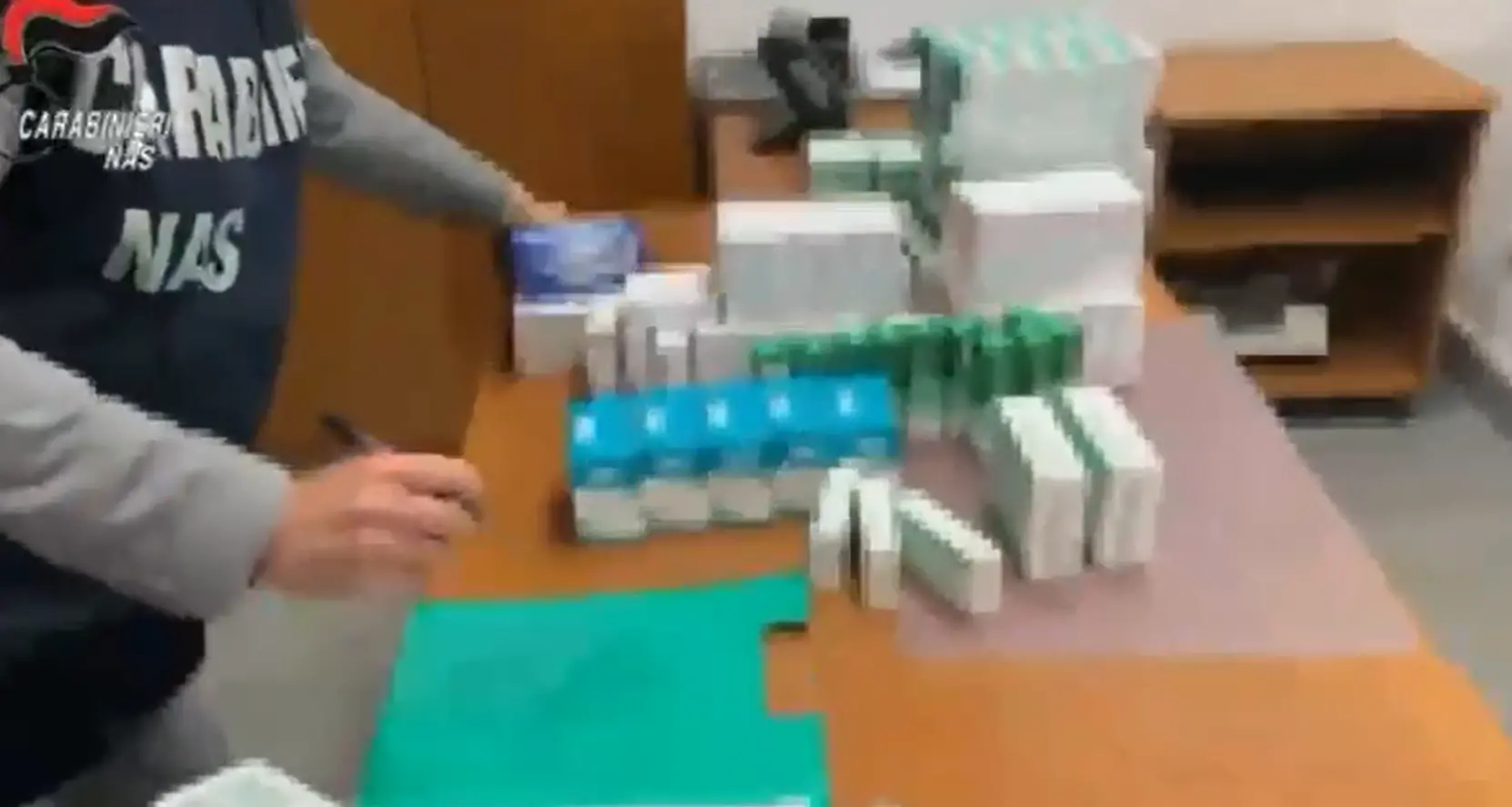 Bombole di ossigeno mai consegnate\u00A0ma fatturate, maxi truffa sui gas medicali nel Reggino: quattro arresti\u00A0\n