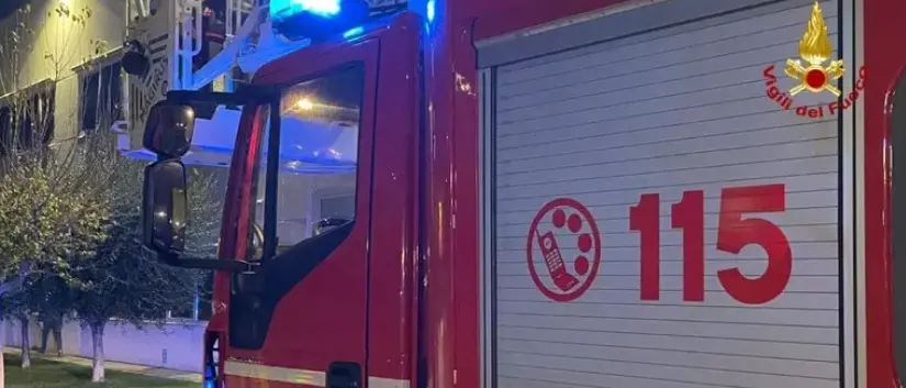 Catanzaro, incendio al quinto piano in viale Isonzo: ustionato il proprietario\n