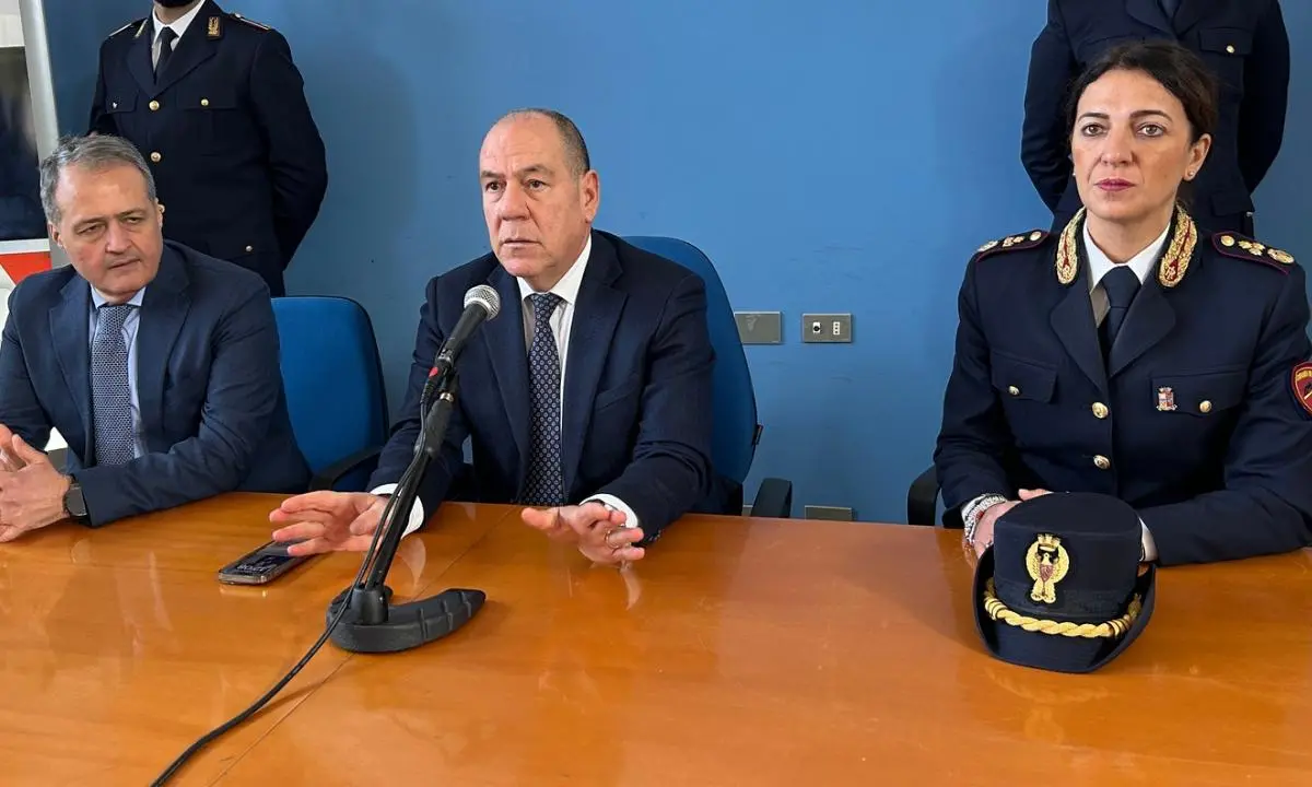 Cosenza, il nuovo Questore Borelli: «Polizia è anche prevenzione, non solo repressione»\n\u00A0\n