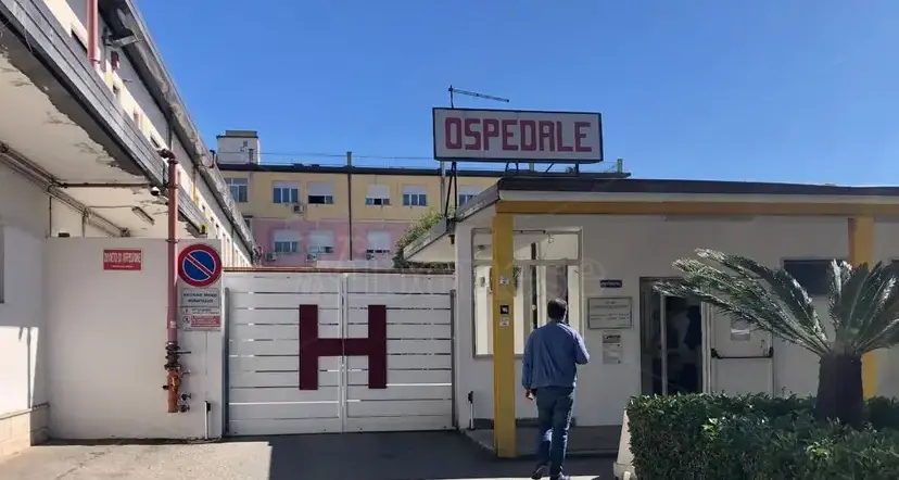 Picco influenza e Pronto soccorso di Vibo pieno, l’Asp riorganizza i reparti. Urologia passa allo Jazzolino\n