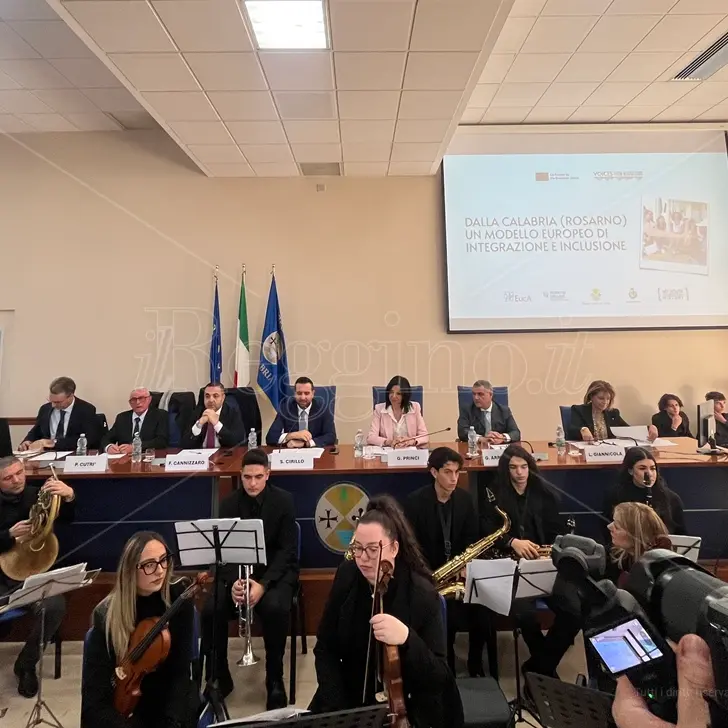 L’accoglienza e l’integrazione dei migranti, il Villaggio della Solidarietà di Rosarno diventa modello\u00A0in Europa