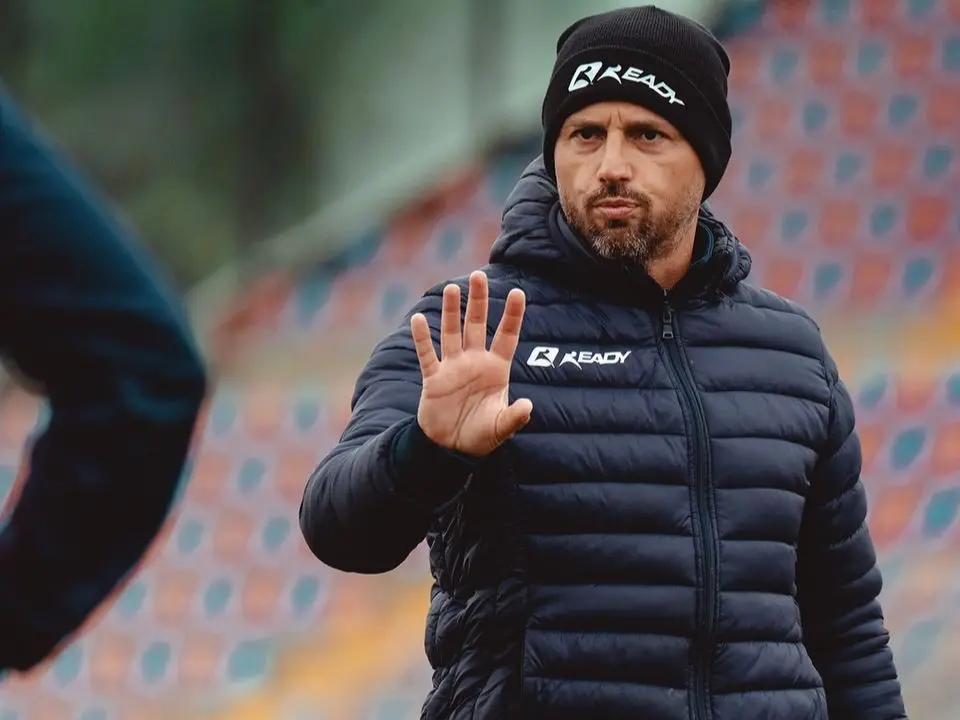 Altro scossone in casa Vibonese: ufficiale la risoluzione consensuale con il tecnico Esposito