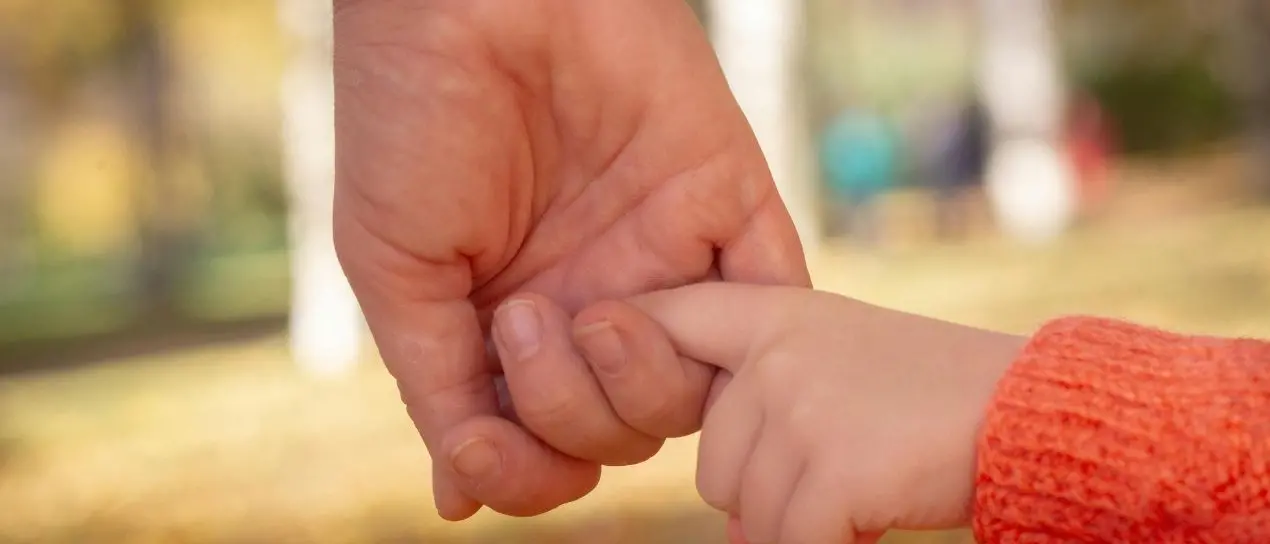 Supporto alle adozioni internazionali, rinnovata la convenzione tra Regione Calabria e Servizio pubblico Srai\n