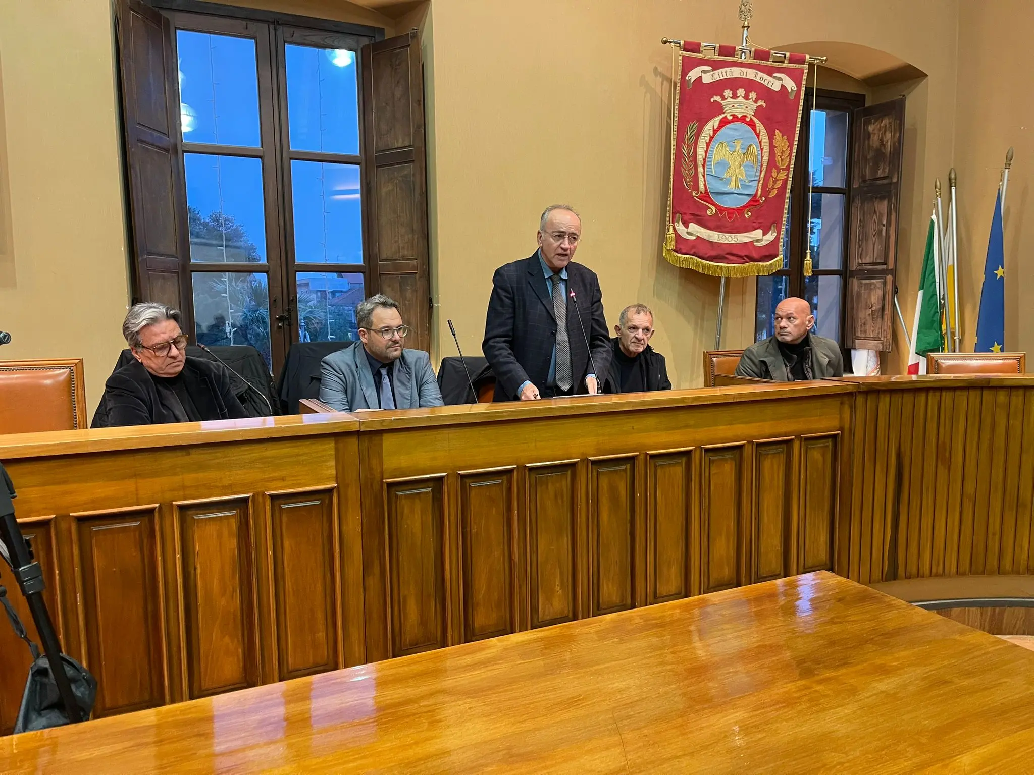 Vincolo di territorialità per medici e uso dei beni confiscati come aree di ricovero, le proposte di Mammoliti per superare l’emergenza\u00A0nella Locride\n