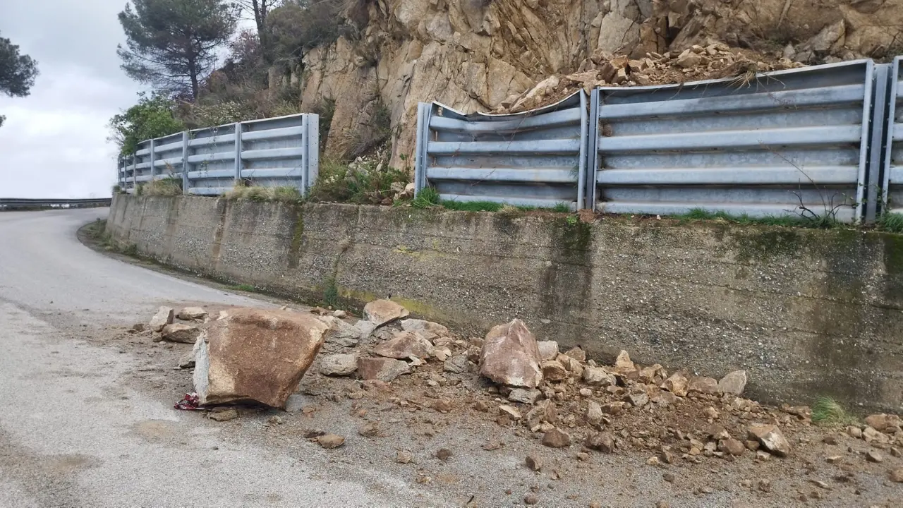 Non si sa quando la Sp 83 riaprirà, L’Andolina: «Prima la sicurezza». E sulla Sp 19 precisa: «Non dipende da noi»\n