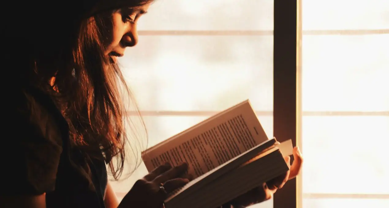 Una libreria che va controcorrente: la storia del libraio di Piano Lago e di una comunità che legge\n