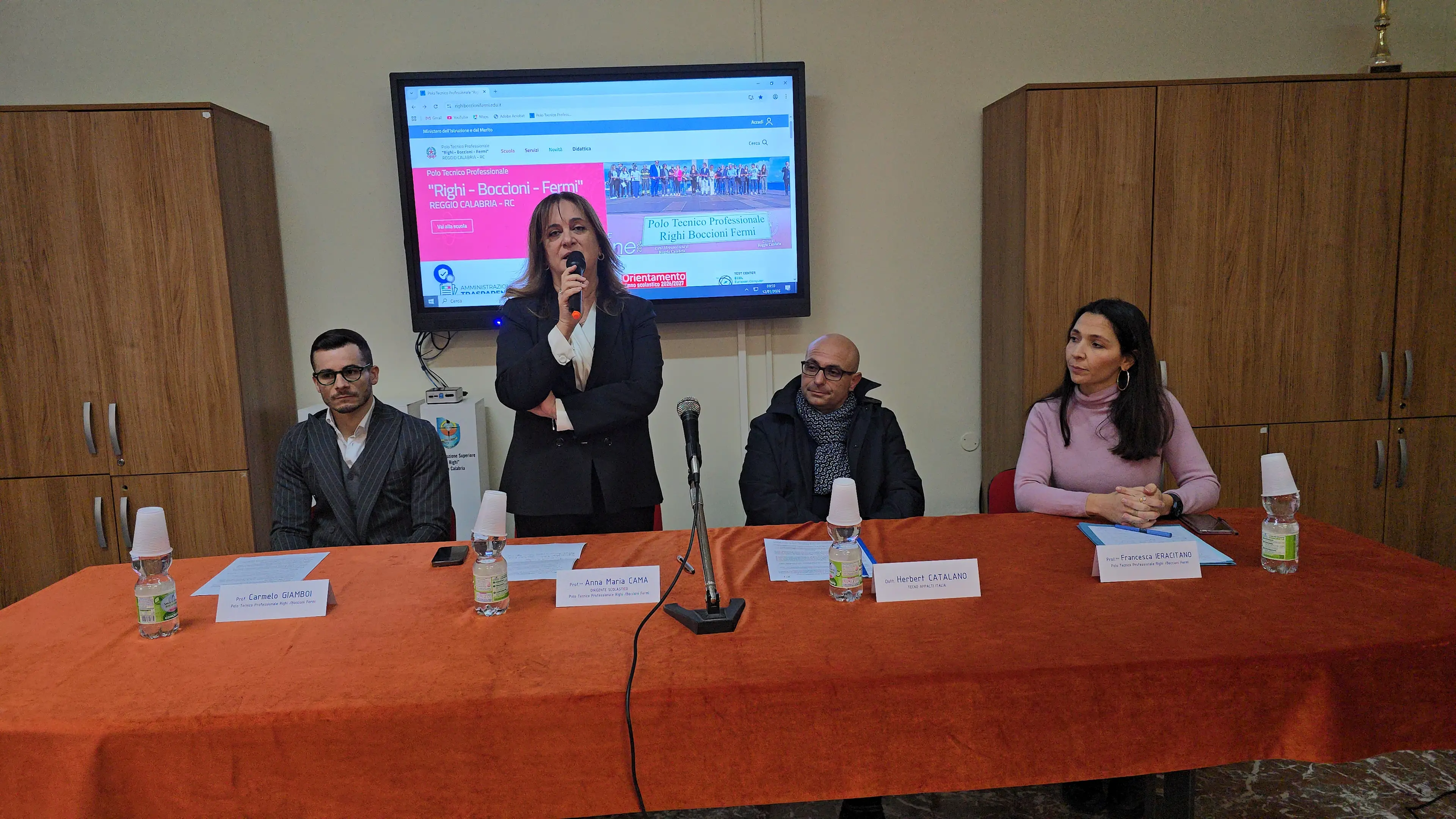 Reggio, protocollo d’intesa per l’attivazione dell’apprendistato retribuito al Polo “Righi-Boccioni-Fermi”\n