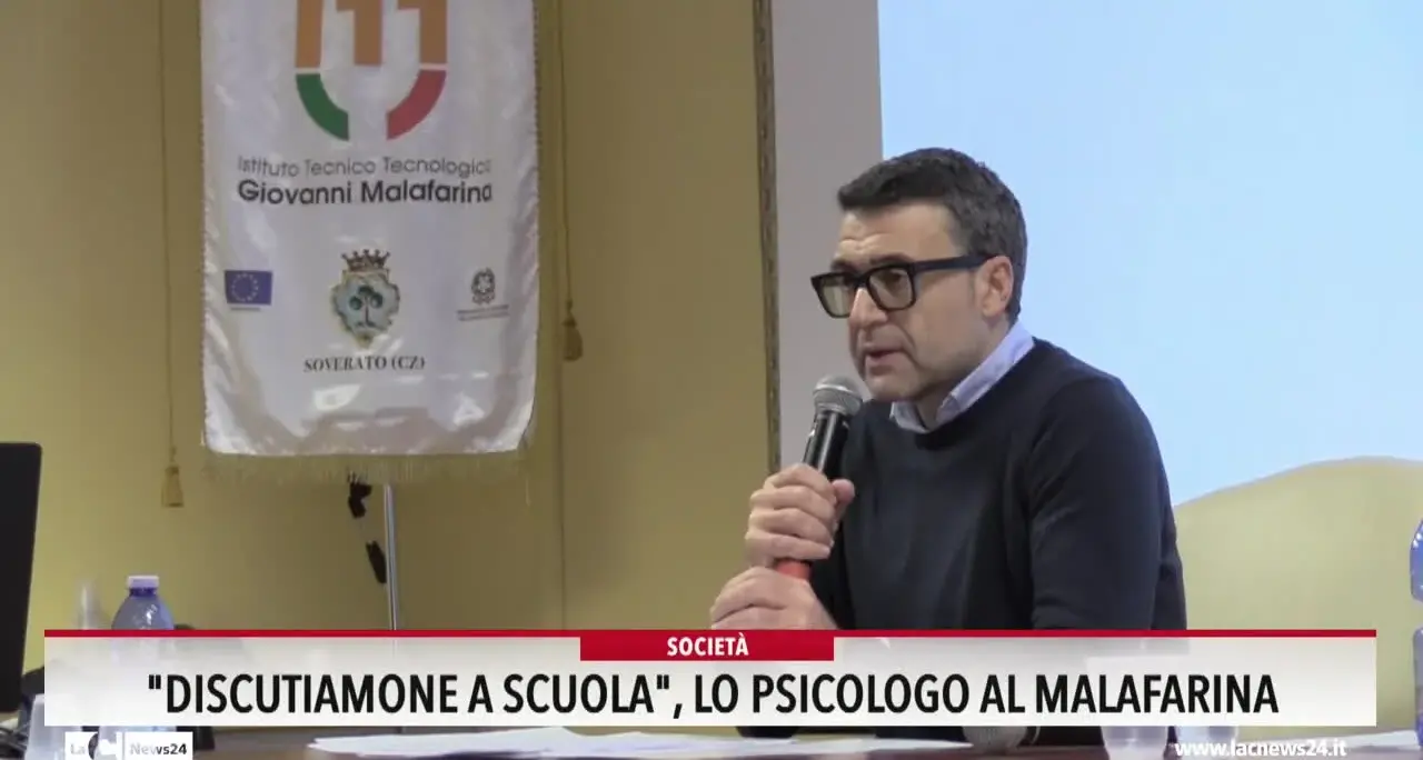 \"Discutiamone a scuola\", lo psicologo al Malafarina