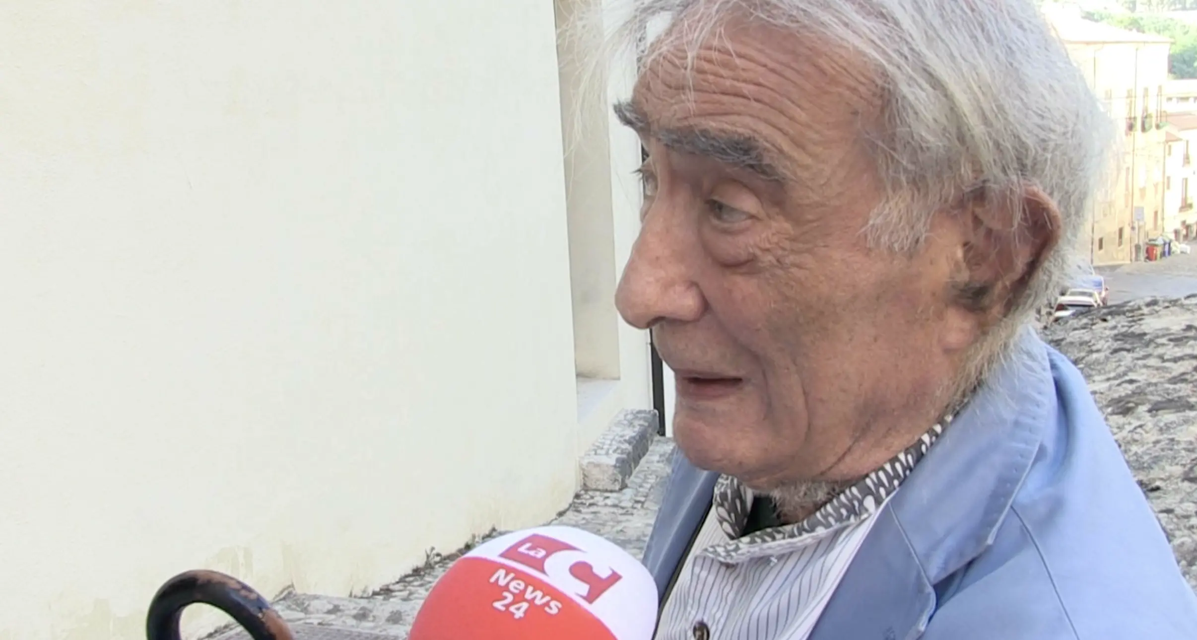 L'elogio dello spirito pubblico su Radio Ciroma: Franco Piperno e il respiro di una città\n