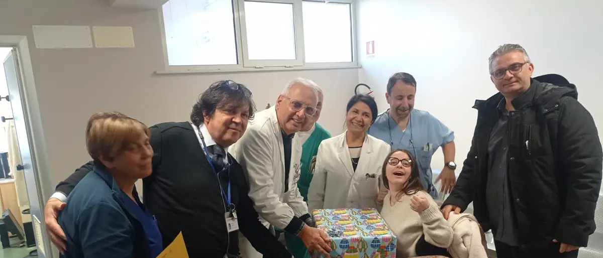 Il Gom di Reggio dona un elettrocardiografo portatile all’associazione\u00A0Il Sorriso di Natale Chiara – Odv\n