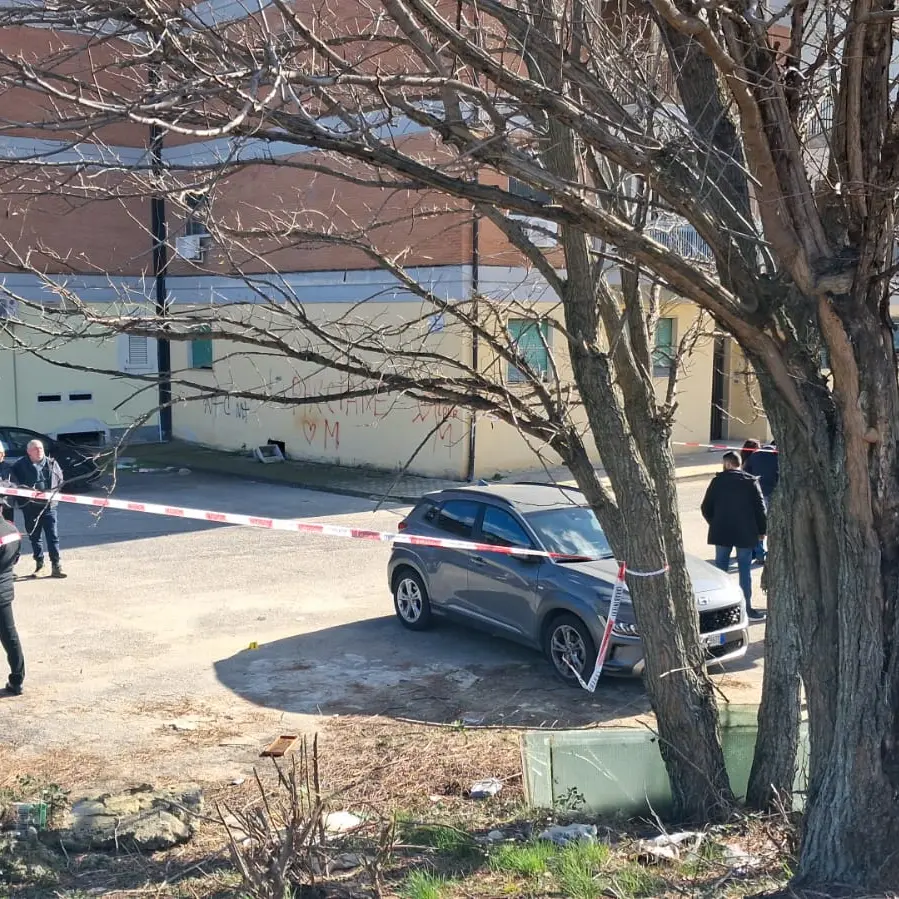 Luca Carbone ucciso per questioni di vicinato, svolta nell’omicidio a Cosenza: fermato il vicino, sequestrato un fucile