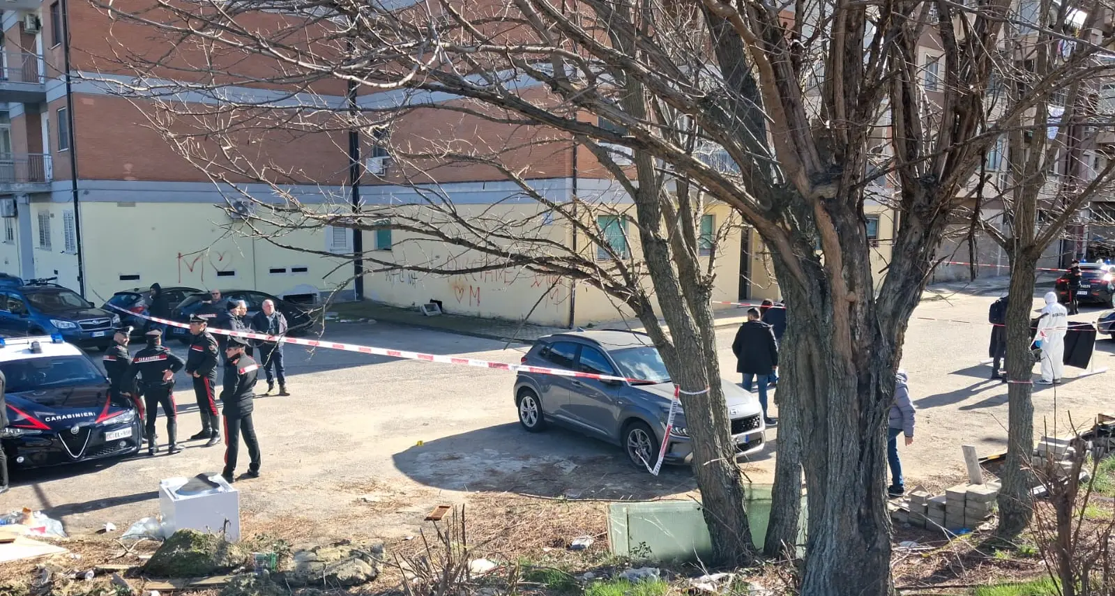 Luca Carbone ucciso per questioni di vicinato, svolta nell’omicidio a Cosenza: fermato il vicino, sequestrato un fucile