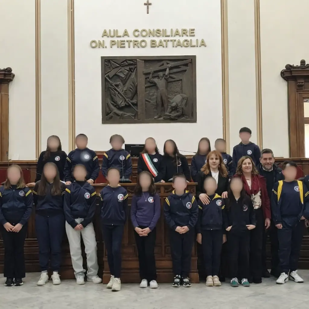 Il Consiglio Comunale dei Ragazzi (CCR) dell’Istituto “Falcomatà - Archi” si insedia ufficialmente alla presenza delle Istituzioni del Comune\n