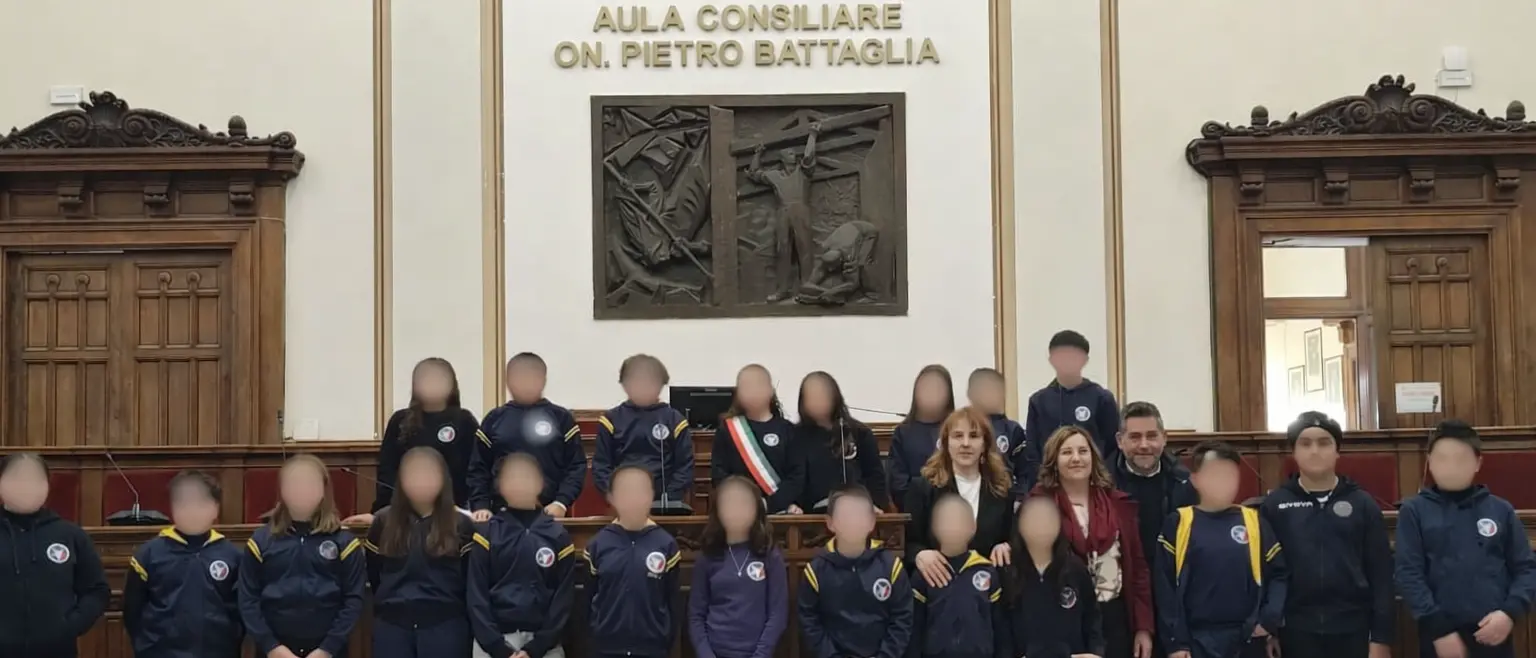 Il Consiglio Comunale dei Ragazzi (CCR) dell’Istituto “Falcomatà - Archi” si insedia ufficialmente alla presenza delle Istituzioni del Comune\n