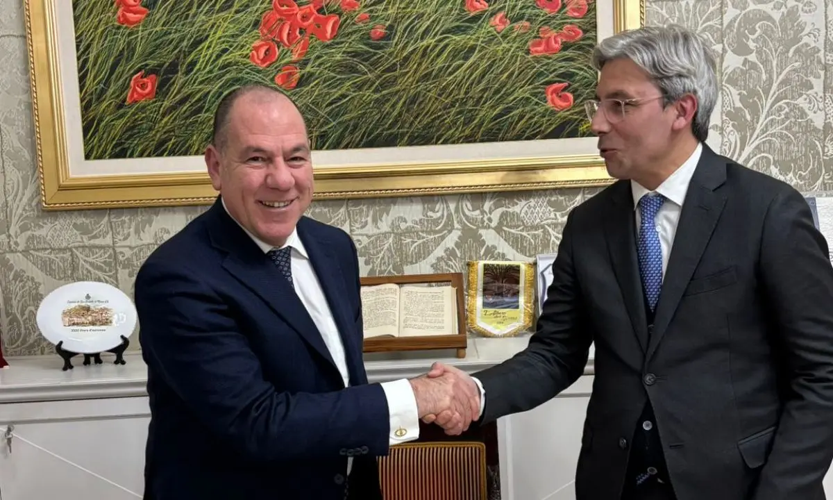 Cosenza, il nuovo questore Borelli in Provincia: «Prevenzione e giovani al centro»\n\n\n