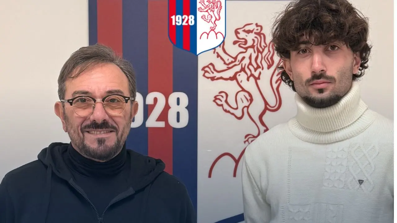 <p>Antonello Capodicasa (a sinistra) &egrave; il nuovo allenatore della Vibonese, Ivan Cosimini (a destra) il suo vice.&nbsp;</p>\\n