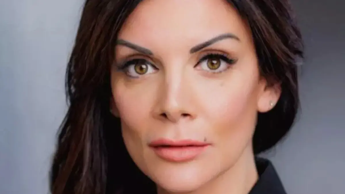 <p>Jessica Maric Moretti</p>\\n