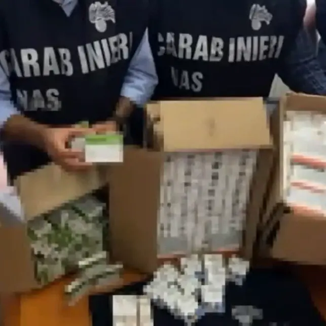 Truffa sulle bombole di ossigeno a Reggio Calabria, ai medici finanziamenti per convegni e trasferte: 39 gli indagati