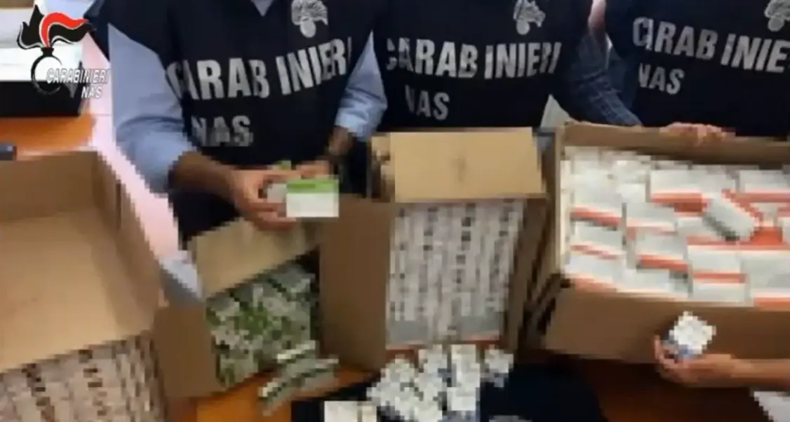 Truffa sulle bombole di ossigeno a Reggio Calabria,\u00A0ai medici finanziamenti per convegni e trasferte: 39 gli indagati\n