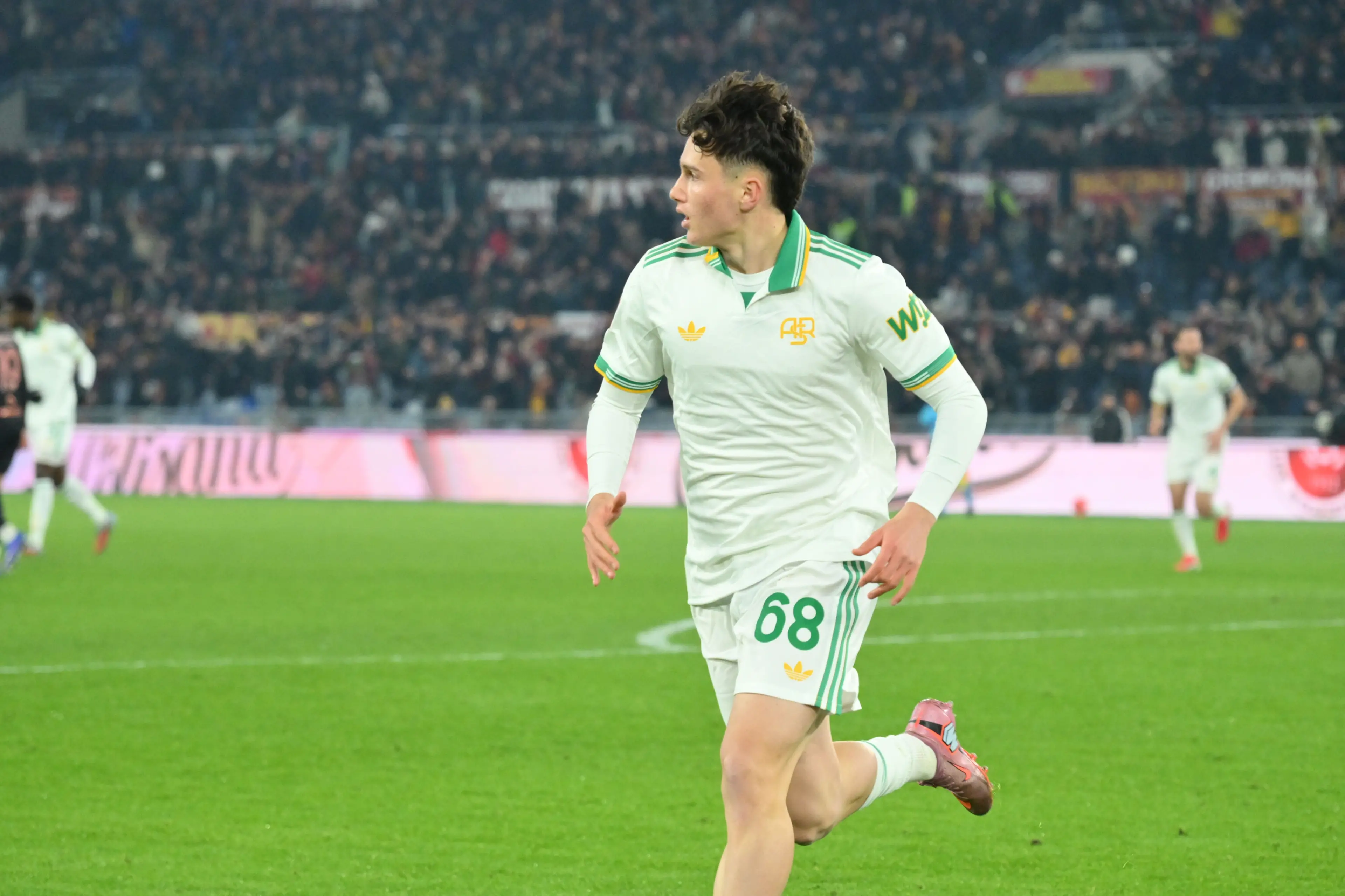 Antonio Arena, un minuto per entrare nella storia: la Roma scopre il talento dalle radici calabresi\n