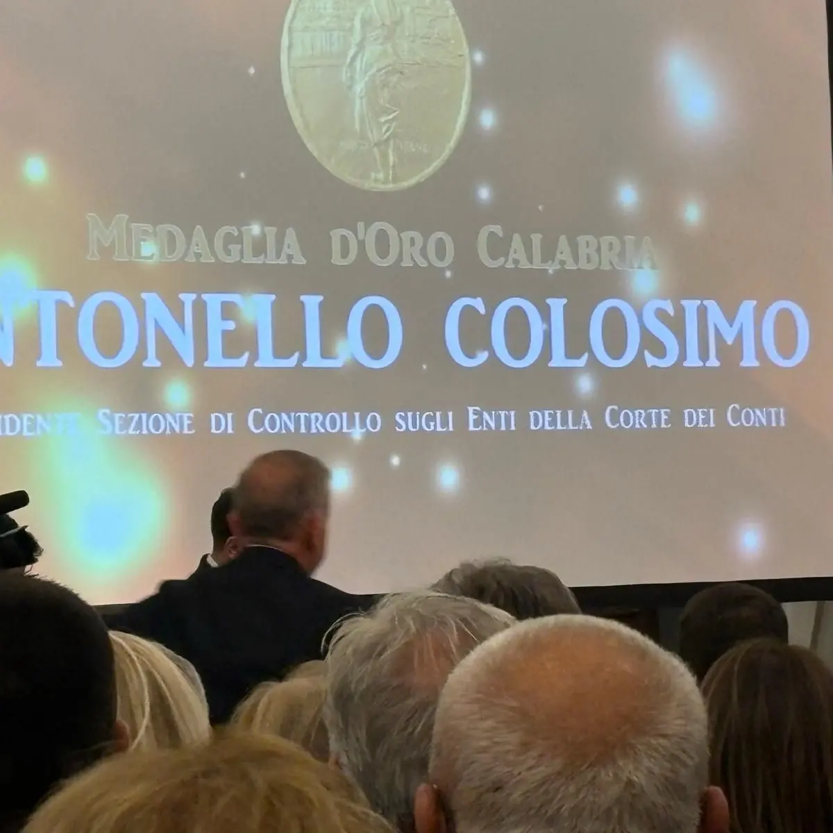 Festa dei Calabresi nel Mondo, Antonello Colosimo tra le 16 Medaglie\u00A0d’Oro: «L’appartenenza è un orgoglio che dura tutta la vita»\n