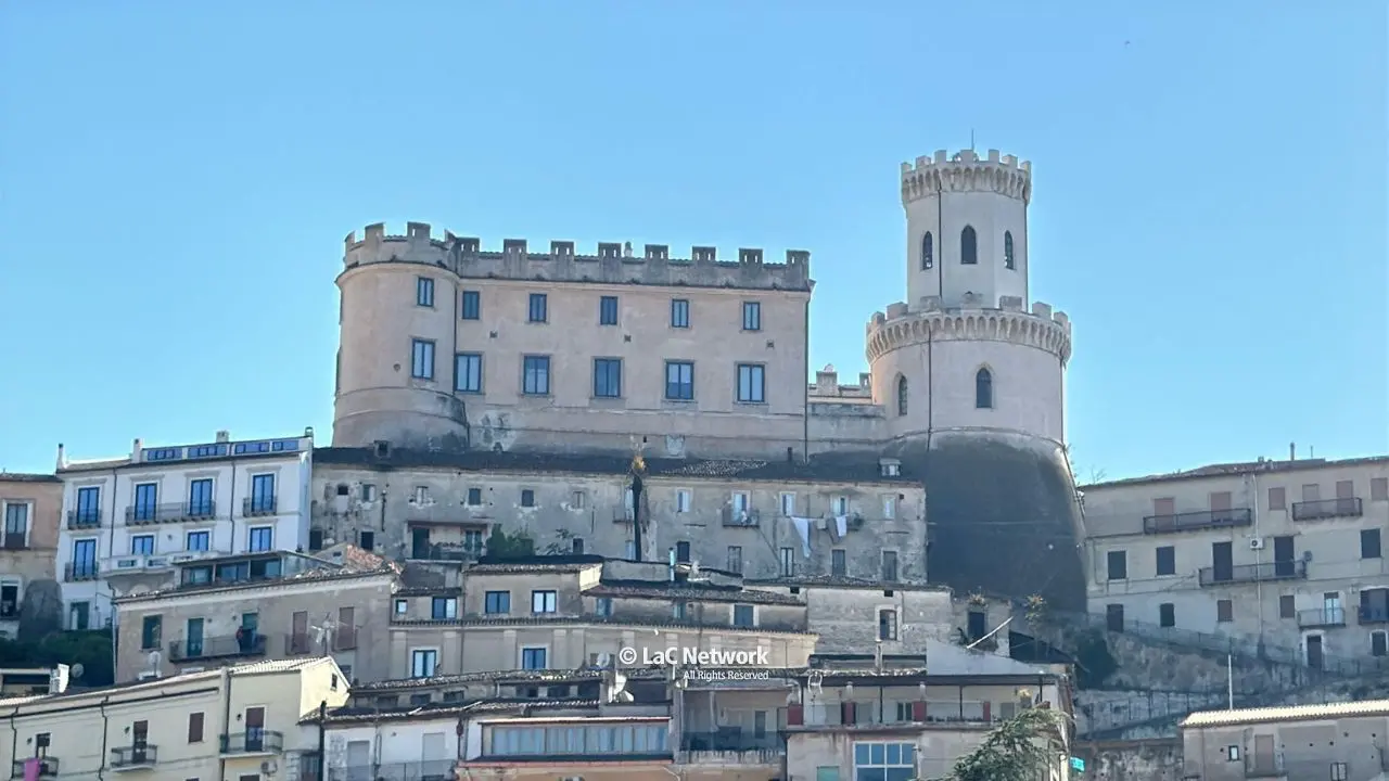 <p>Il&nbsp;Castello Ducale di Corigliano</p>\\n