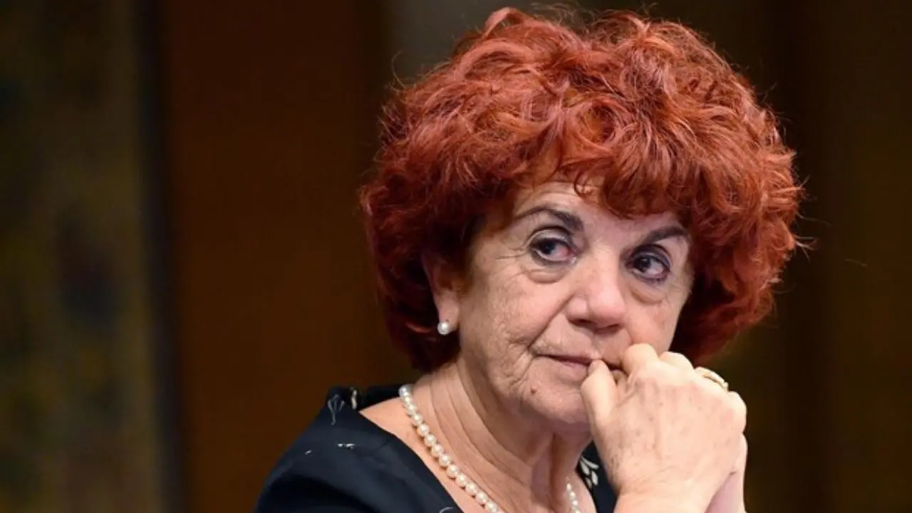 L\\'ex ministro Valeria Fedeli