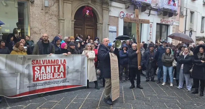 Vibo, chiamata alla mobilitazione contro la sanità che non esiste: un corteo silenzioso per il diritto alla salute
