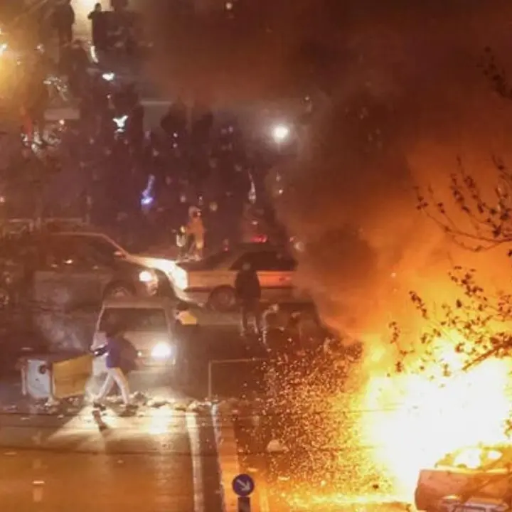 Iran, Reuters: «Possibile intervento degli Stati Uniti nelle prossime 24 ore»\n