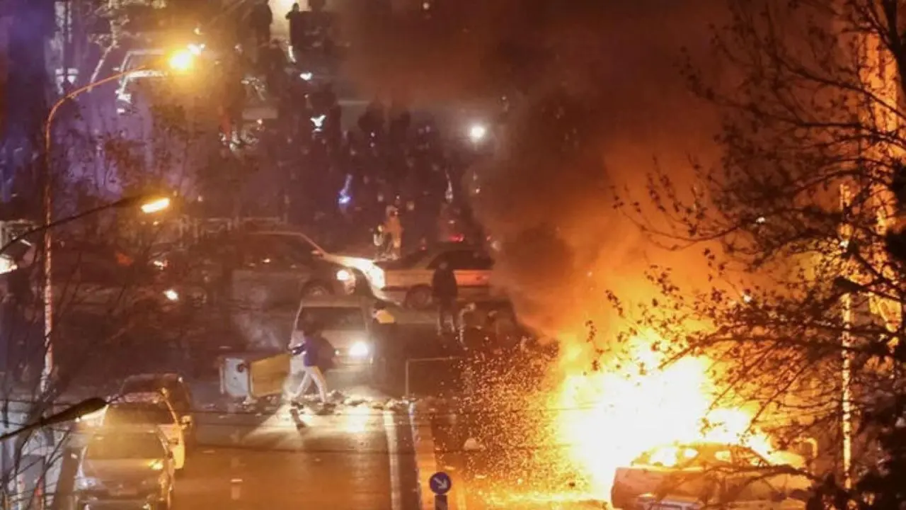 Iran, Reuters: «Possibile intervento degli Stati Uniti nelle prossime 24 ore»\n