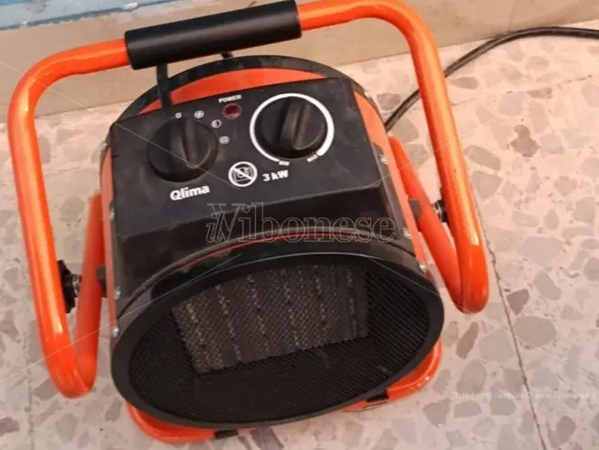 Nautico di Pizzo, in classe con la stufetta elettrica. Ma il dirigente assicura: «La nuova caldaia è arrivata, venerdì in funzione»