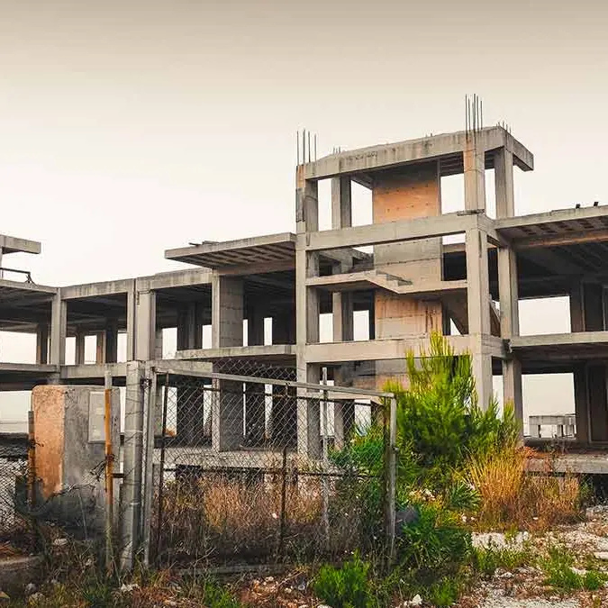 Abusivismo, in Calabria in 10 anni eseguito solo l’11% delle demolizioni.\u00A0Legambiente e Regione chiedono più risorse