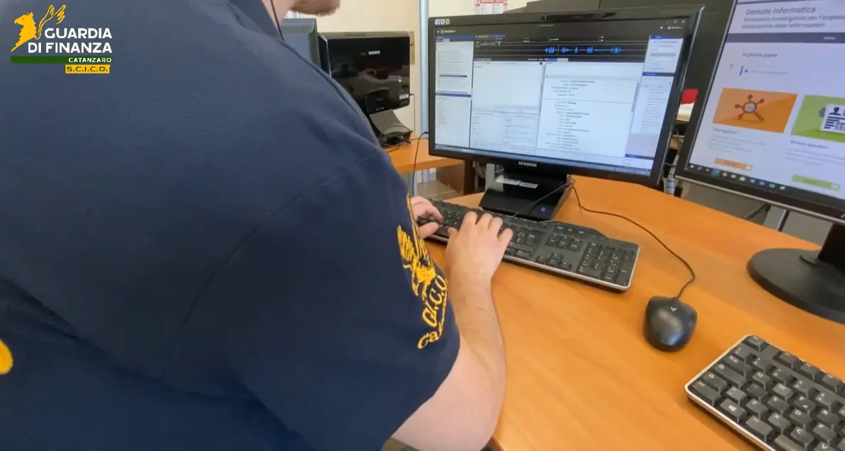 Le mani della ’ndrangheta sul Cara di Isola Capo Rizzuto, sequestro da 7 milioni di euro alla cosca Arena\n