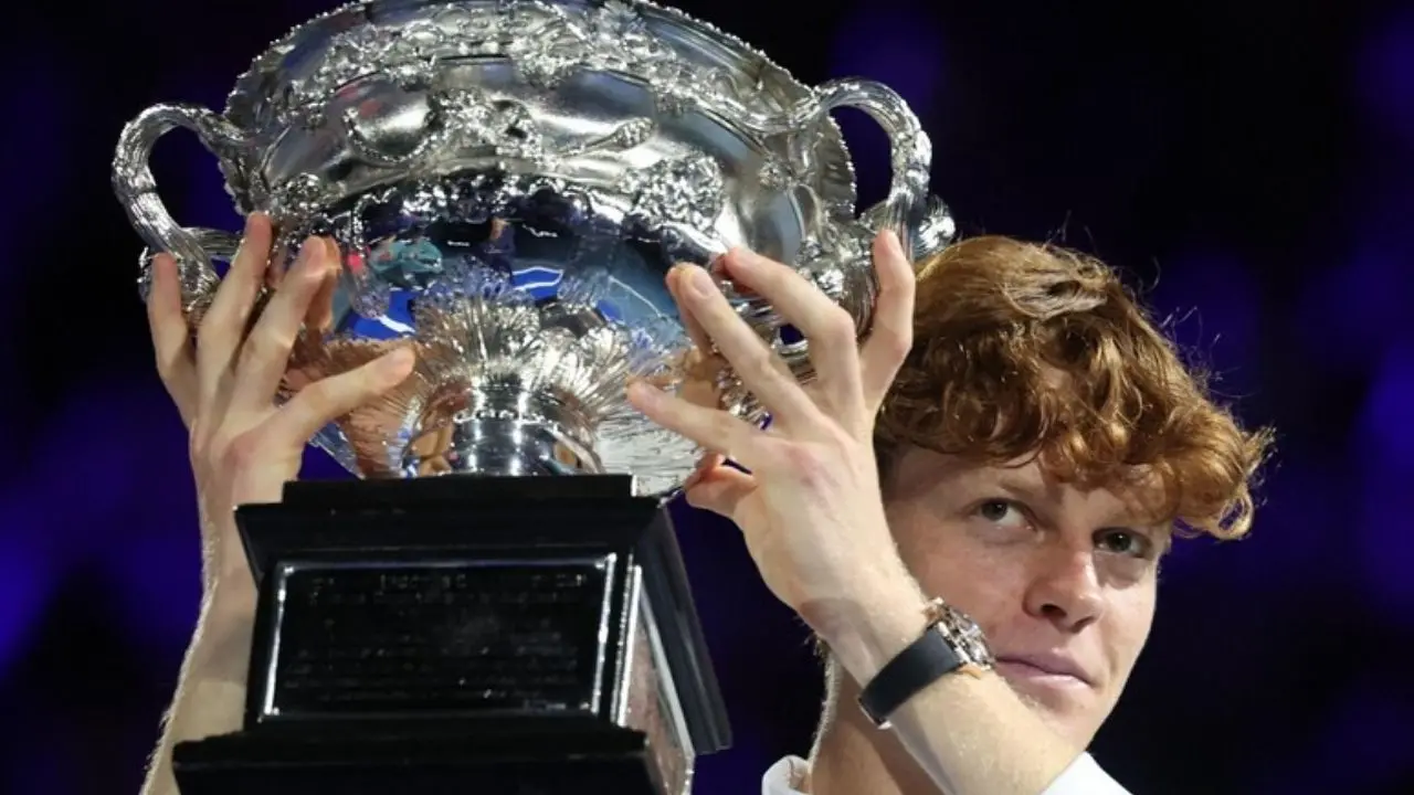 Tennis, parte la corsa\u00A0agli Australian Open:\u00A0Sinner cerca il terzo successo consecutivo